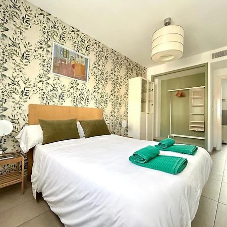 Hispalis Gran Plaza Sevilla Bagian luar foto